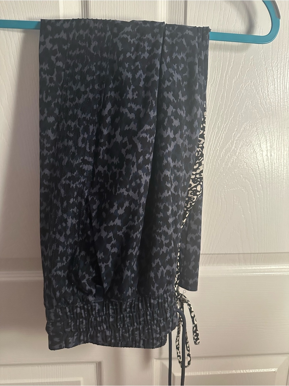 Athleta Black and Gray Patterned Lightweight Pants